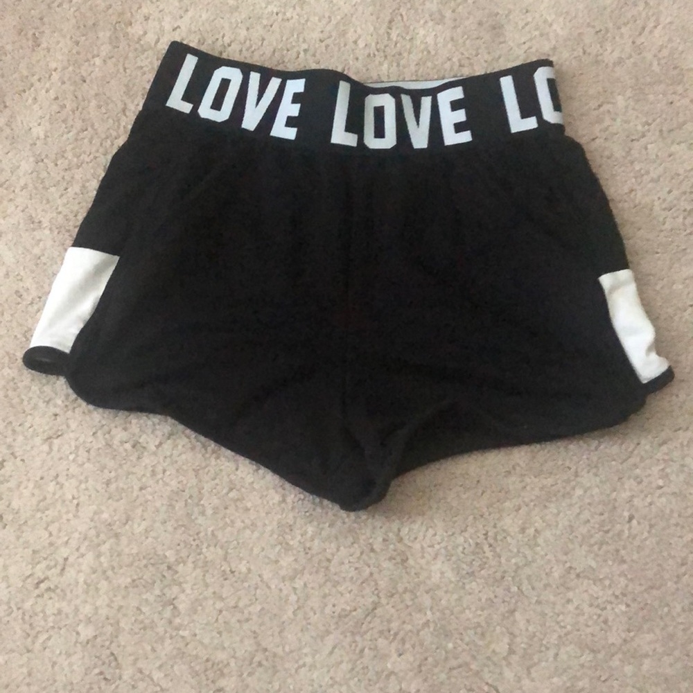 Black shorts with pockets